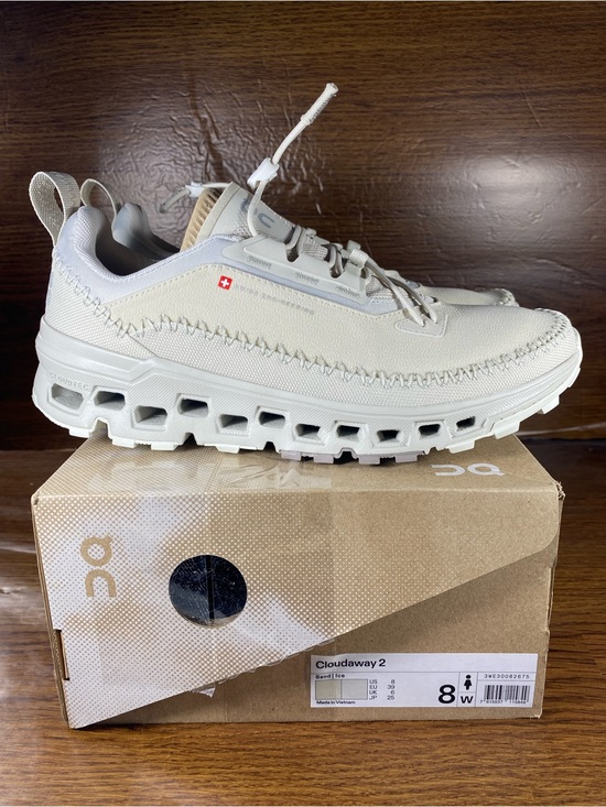 On Running Shoes - ON Cloud Women's Cloudaway 2 in Sand/Ice size 8